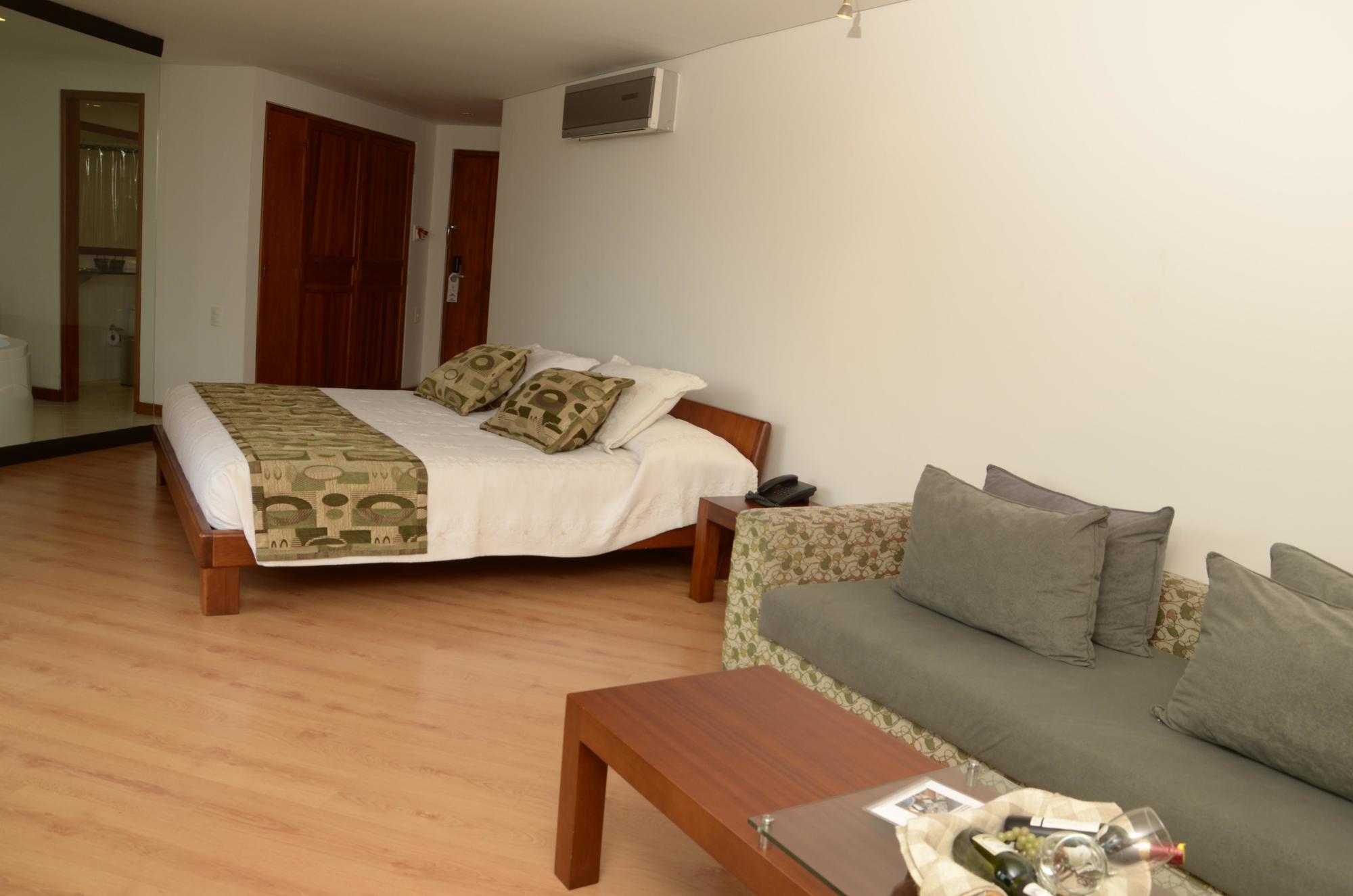 Hotel Casa Victoria Меделин Екстериор снимка